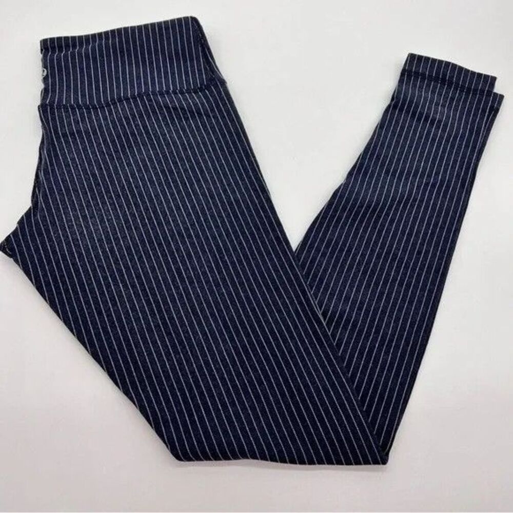 Lululemon Wunder Under Pants Pinstripe Navy w/White Pinstripes Size 6
